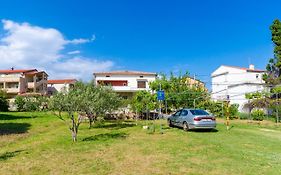 Apartments Anica F